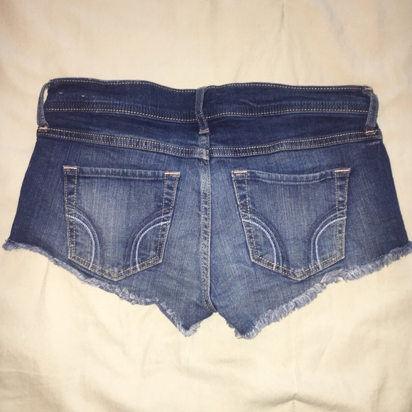 Hollister Low-Rise Short-Shorts - Picture 3 of 5